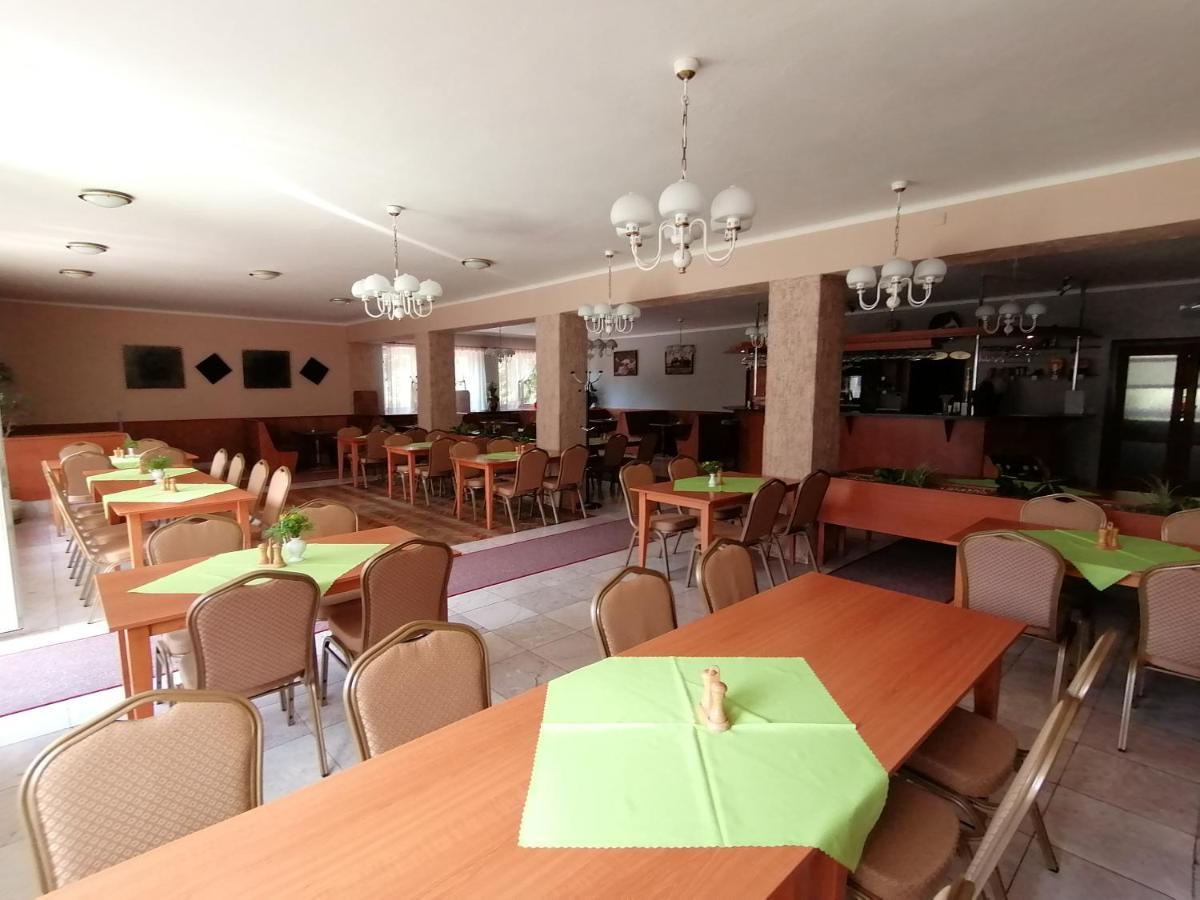 Bungalovy Pri Hoteli Spojar Žiar エクステリア 写真